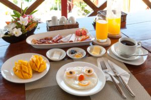 Gaumenfreuden im Sunset Dive Resort, Bohol, Philippinen