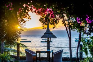 Sonnenuntergang mit Blumenpracht, Dolphin House, Resort & SPA & Diving, Cebu, Philippinen