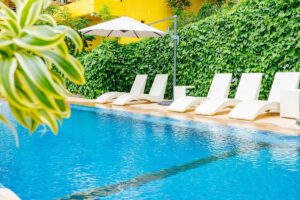 Der Pool des Buceo Anilao Beach & Dive Resort, Anilao, Philippinen