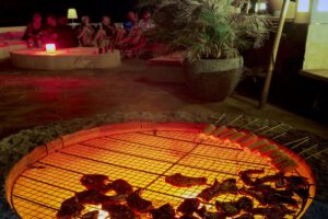 BBQ, Alam Batu Beach Bungalow Resort, Bali, Indonesien