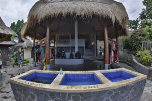Tauchbasis des Alam Batu Beach Bungalow Resort, Bali, Indonesien