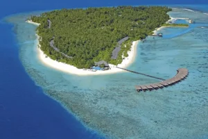 Luftbild des Filitheyo Island Resort, Faafu Atoll, Malediven
