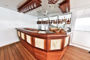 Die Bar der Carpe Novo, Malediven
