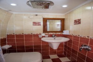 Badezimmer einer Kabine auf der M/Y Sea Serpent, Serpentfleet, Aegypten