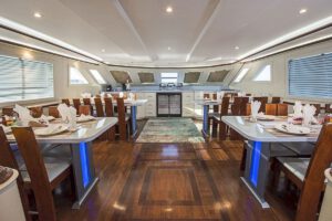 Der Salon der M/Y Contessa, Serpentfleet, Aegypten