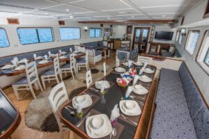 Salon der M/Y Sea Serpent, Serpentfleet, Aegypten