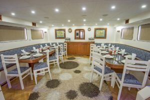 Salon der M/Y Sea Serpent, Serpentfleet, Aegypten