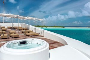 Das Sonnendeck mit Whirlpool, Scubaspa Yang, Scubaspa Fleet, Malediven