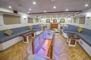 Salon der M/Y Sea Serpent, Serpentfleet, Aegypten