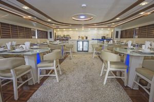 Der Salon der M/Y Grand, Serpentfleet, Aegypten