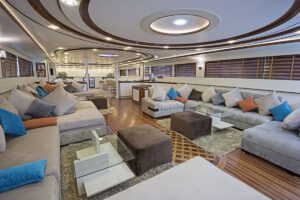 Der Salon der M/Y Grand, Serpentfleet, Aegypten