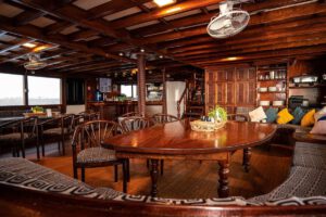 Der Salon der M/V Amba, Malediven