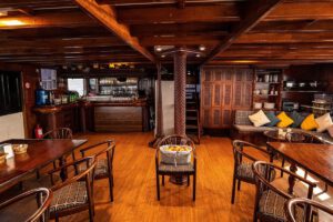 Der Salon der M/V Amba, Malediven