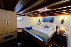 Doppelbett Kabine Unterdeck Moonima EcoProDivers Malediven