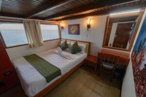 Doppelbett Kabine Oberdeck Moonima EcoProDivers Malediven