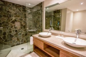 Badezimmer im Atlantis Dumaguette