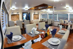 Salon der M/V Almonda, Ocean Breeze, Saudi Arabien 