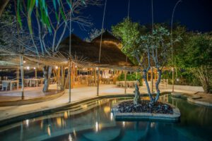 Hai Bar and Grill, Hai Tide Beach Resort, Nusa Penida, Bali Indonesien