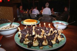 Abendessen im Selayar Dive Resort, Sulawesi, Indonesien