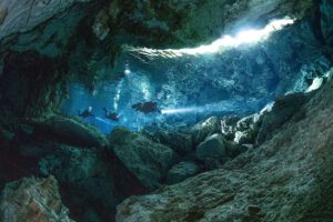 Höhlentauchen in den Cenoten, Mexiko