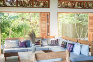 Lounge im Alor Tanapi, Indonesien