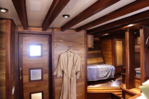 Master-Kabine auf der Wellenreng, Tauchsafari Indonesien