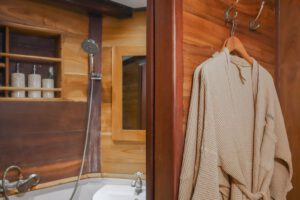 Kabine auf der Wellenreng, Tauchsafari Indonesien