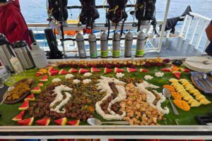 Mittagessen beim Tauchen mit dem Silver Reef Dive Resort, Dauin, Philippinen