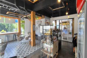 Das Brewbox Cafe im Silver Reef Dive Resort, Dauin, Philippinen