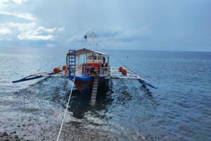 Ein Tauchboot des Silver Reef Dive Resort, Dauin, Philippinen