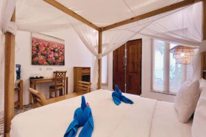 Deluxe Beachfront Zimmer im Bastianos Bunaken Dive Resort , Indonesien, Sulawesi