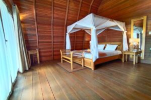 Superior Hillside Lubung Style im Bastianos Dive Resort Bangka, Indonesien, Sulawesi