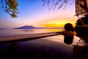 Infinity Pool im Moko Alor Dive Resort, Alor, Indonesien