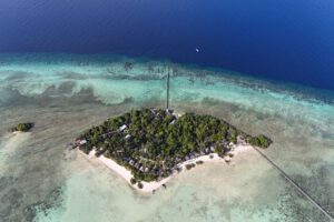 Luftbild des Nunukan Island Resort, Kalimantan Indonesien