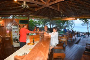 Bar des Nunukan Island Resort, Kalimantan Indonesien