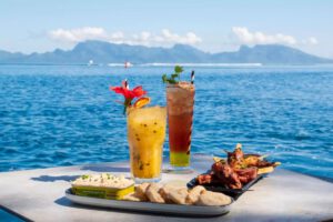 Snacks an der Beachbar im Te Moana Tahiti Resort, Tahiti, Französisch Polynesien