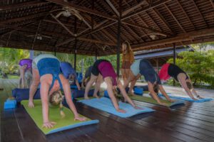 Yoga im Virgin Cocoa - Tropical Hideaway Island, Kalimantan, Indonesien