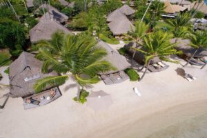 Beach Bungalows im Manava Beach Resort, Moorea, Franzoesisch Polynesien
