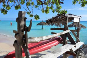 Kajaks in der Havaiki Lodge, Fakarava, Französisch Polynesien