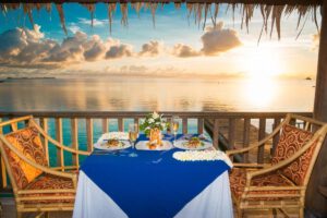 Restaurant bei Sonnenuntergang, Palau Pacific Resort, Palau, Mikronesien