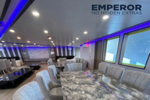 Salon der Emperor Explorer 2, Emperor Fleed, Malediven