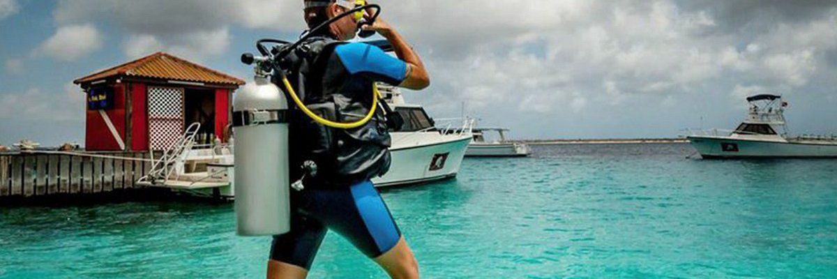 Abtauchen am Hausriff, Captain Don's Habitat, Bonaire, Karibik